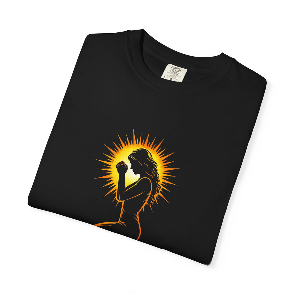 Mujer Virtuosa Prayer Graphic T-Shirt